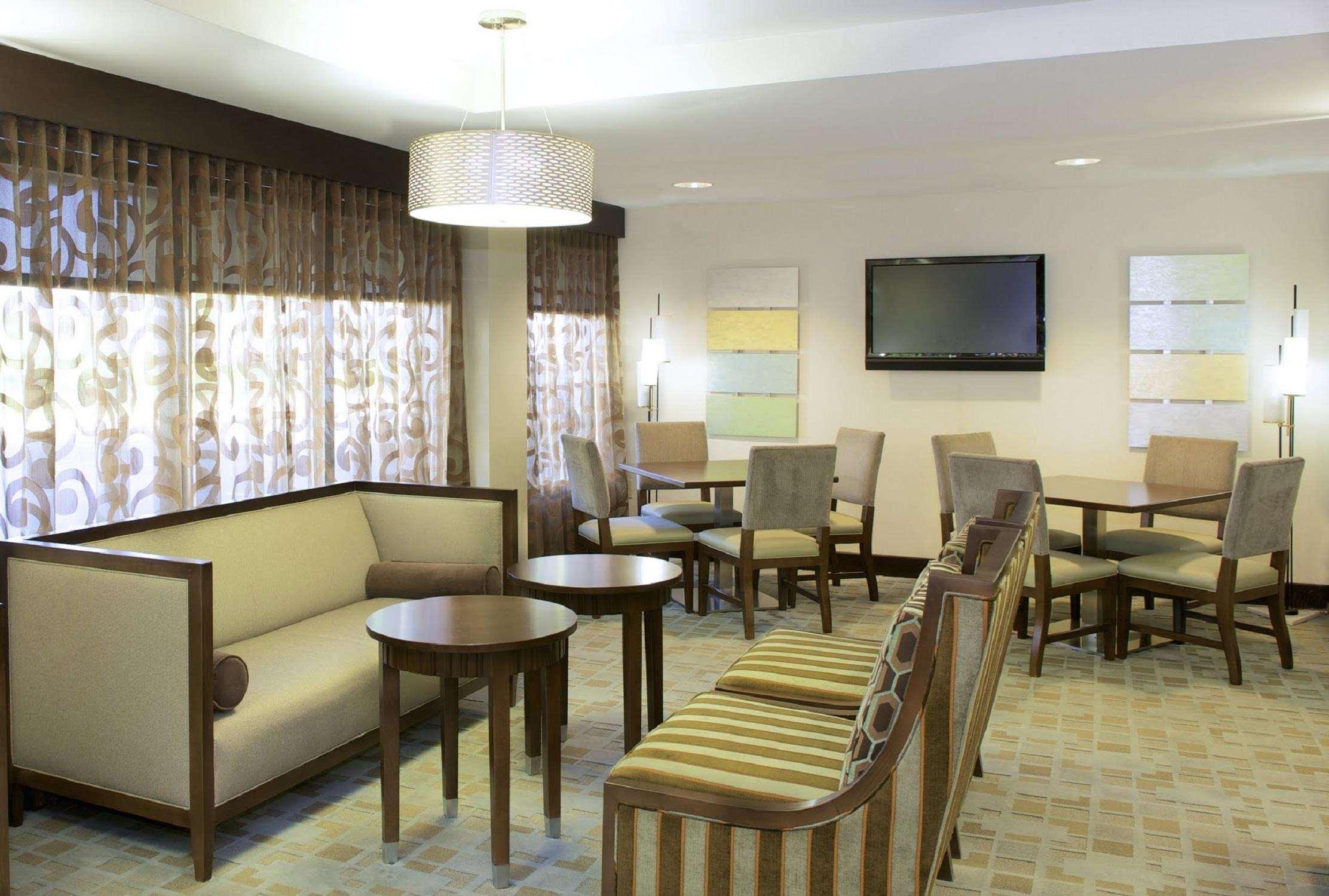 Hampton Inn Lawrenceville Zewnętrze zdjęcie