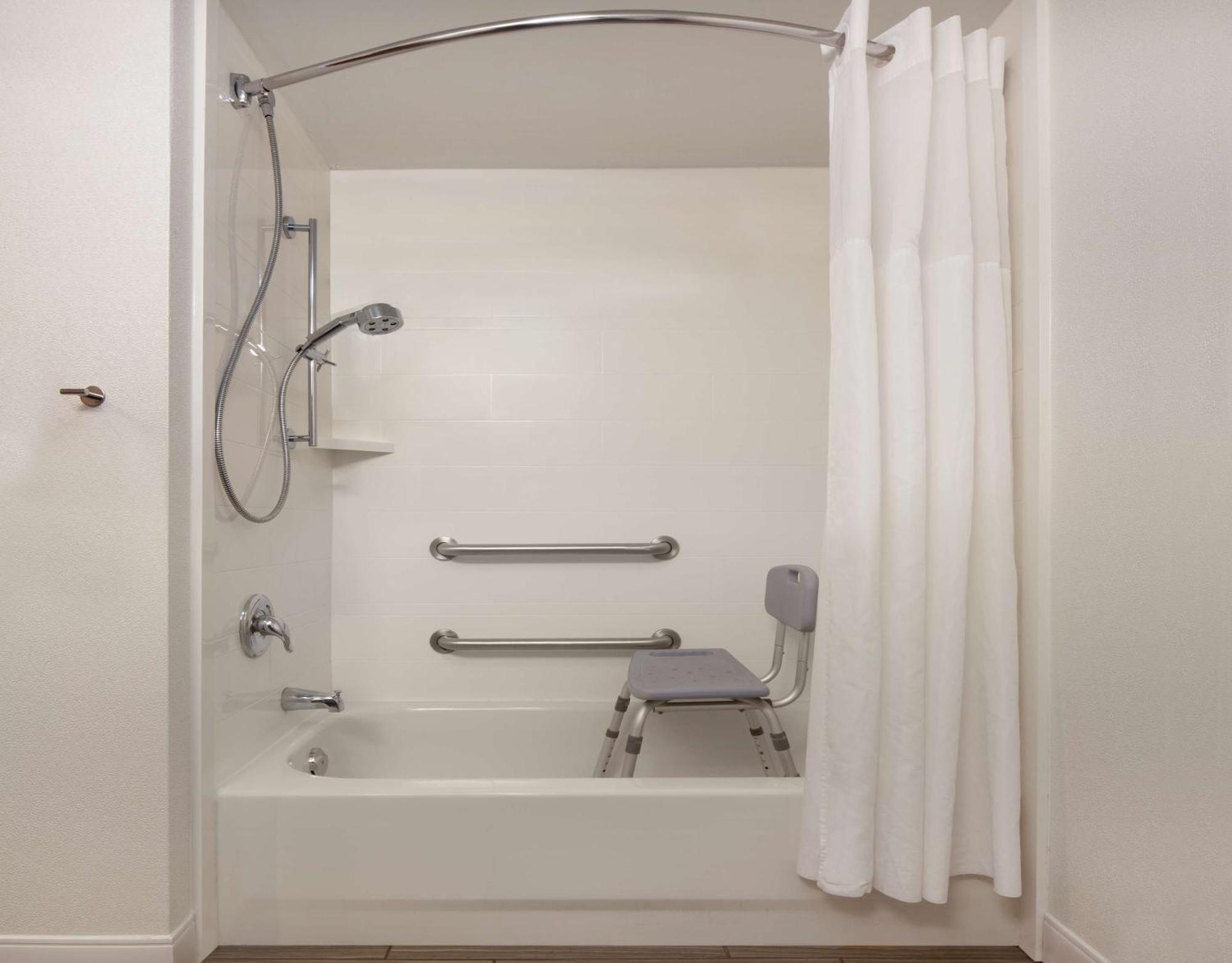 Hampton Inn Lawrenceville Zewnętrze zdjęcie