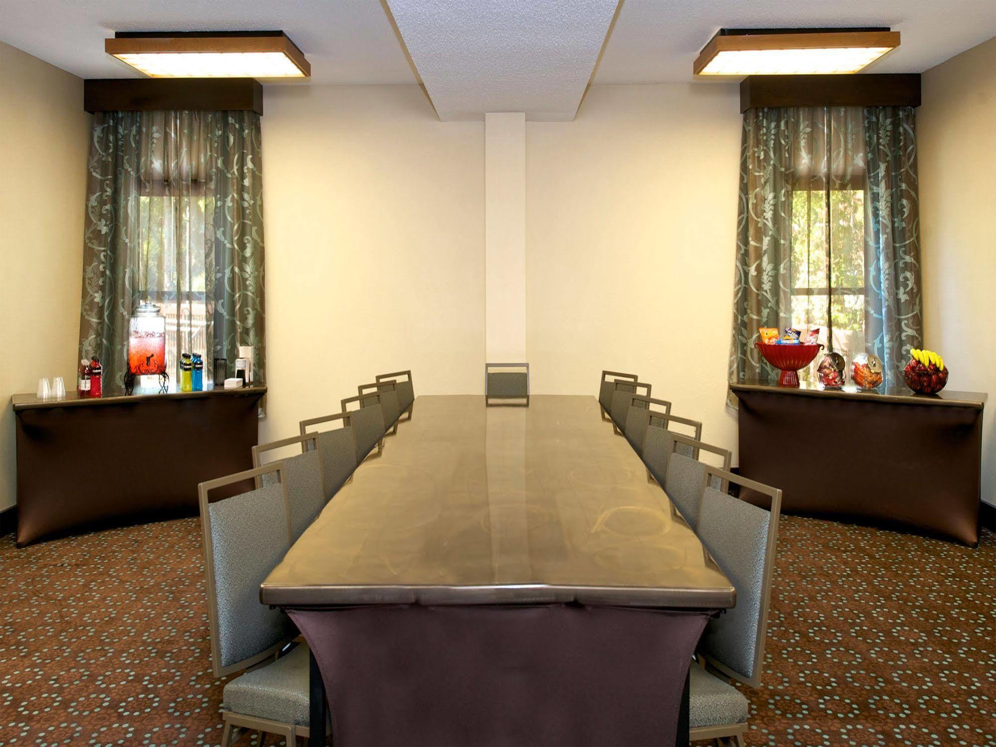 Hampton Inn Lawrenceville Zewnętrze zdjęcie